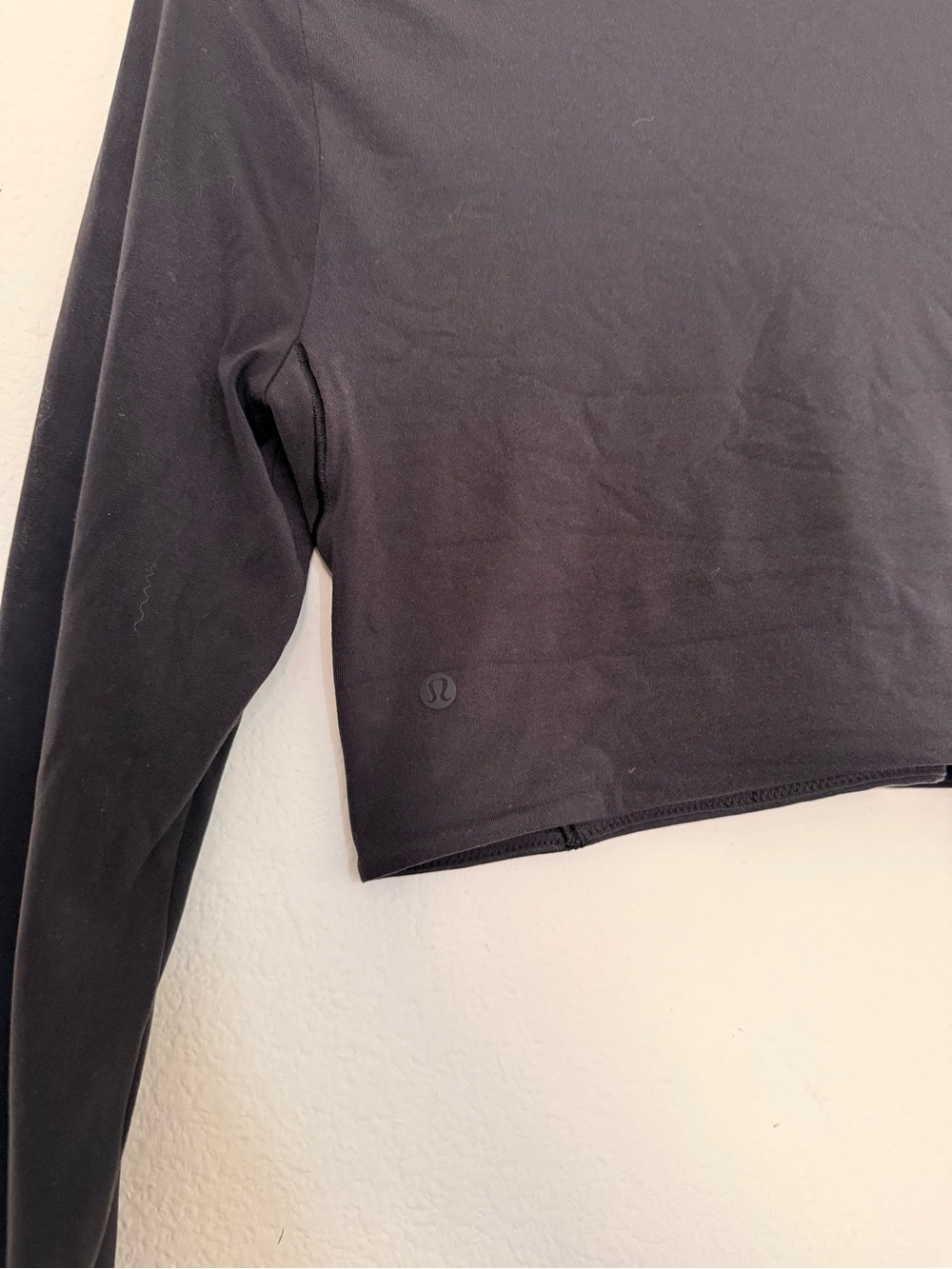 Lululemon Black Long-Sleeve Cropped Top - Women's Tee - Picture 3 of 4